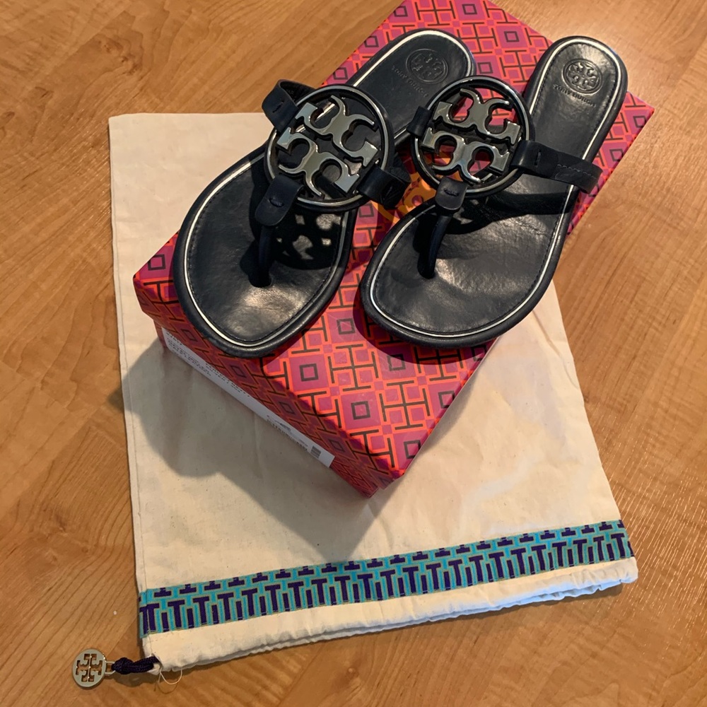 Tory Burch Metal Miller Sandal (NAVY)